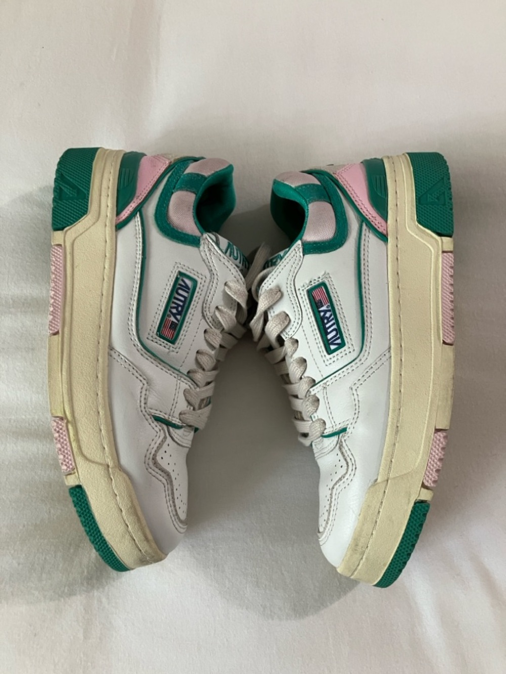 Autry CLC Low Sneakers Emerald Green & Pink- sold out size 38
US 8